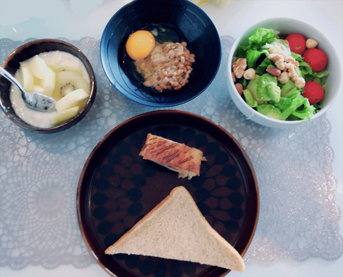朝食