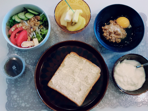朝食