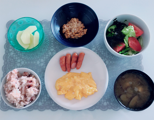 朝食