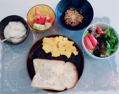 朝食