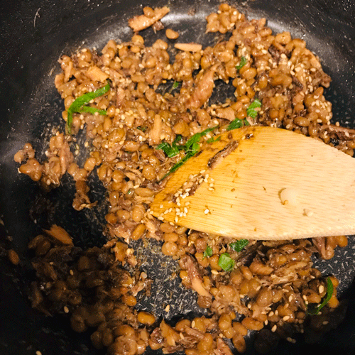 イワシ缶納豆しそ炒め２