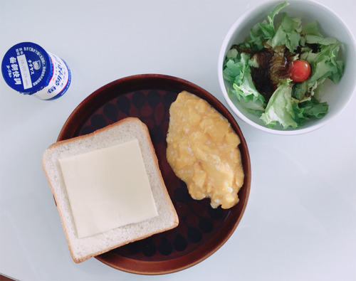 朝食