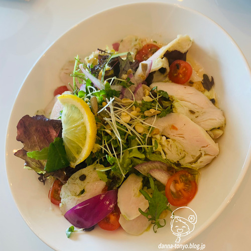 チキンのサラダ