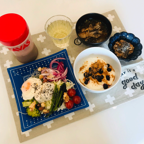 朝食