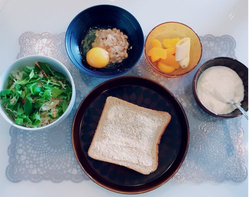 朝食