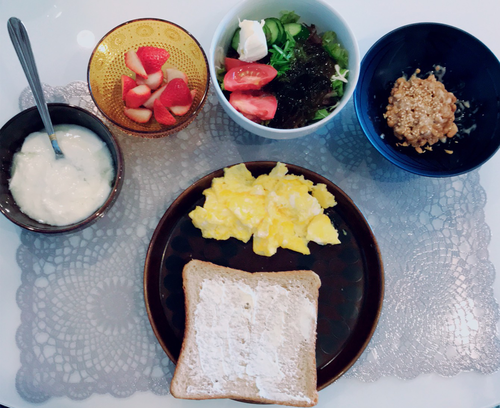 朝食