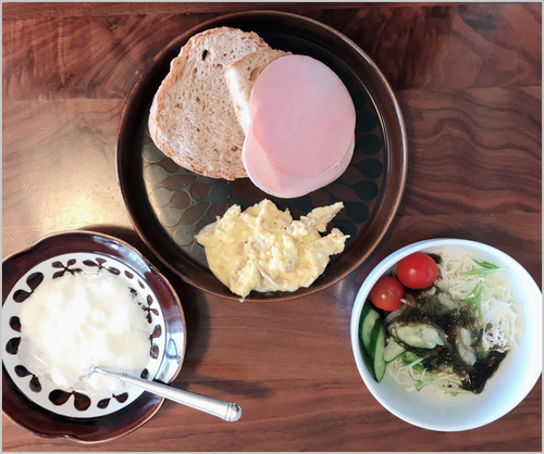 朝食