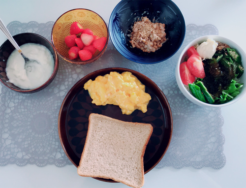 朝食