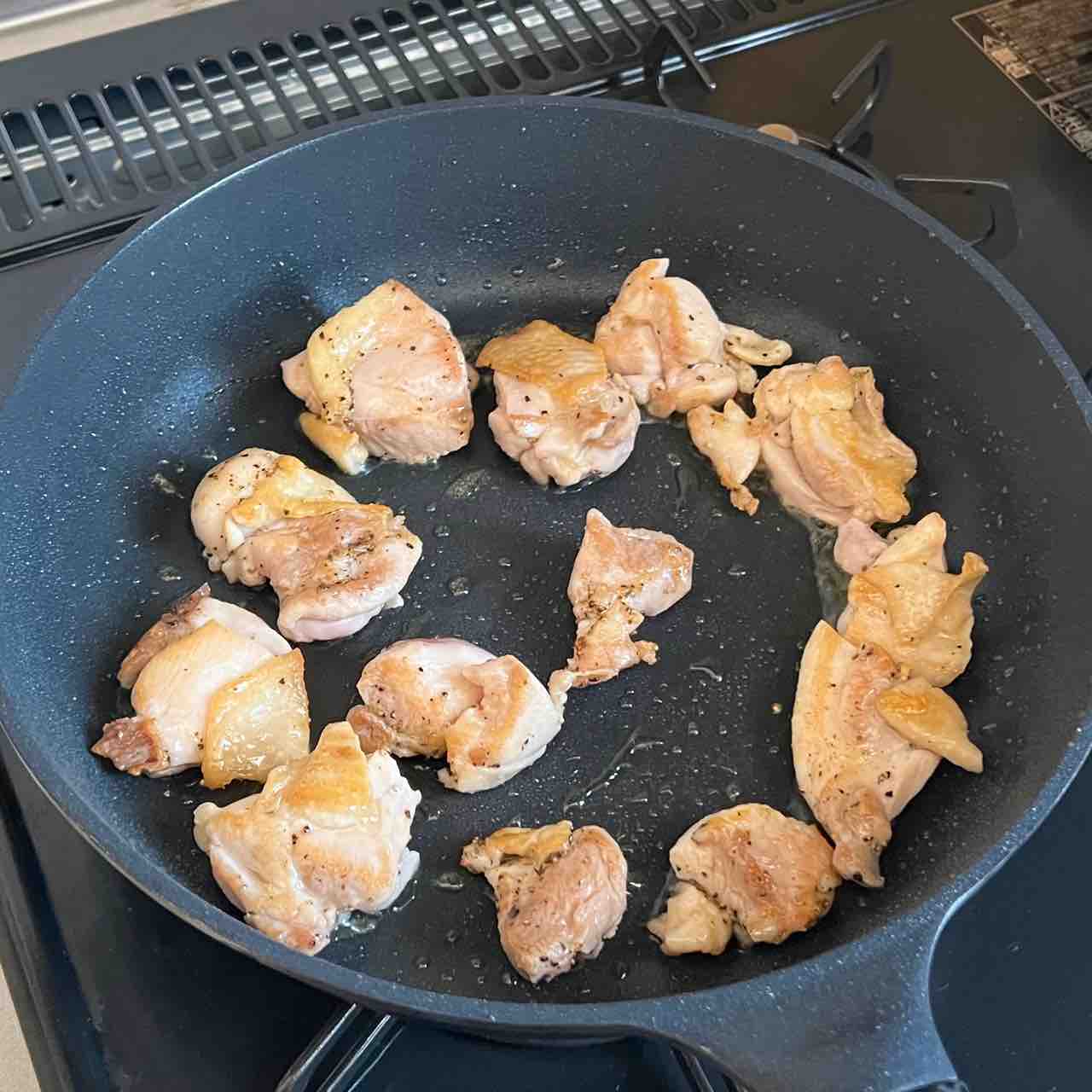 レシピ とろ りチーズがたまらない チキンのトマトチーズ煮込み Hiroのおいしいおうちごはん日記 Powered By ライブドアブログ