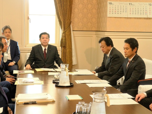 88EB10CB-9142-4DB8-8075-466F855D4570