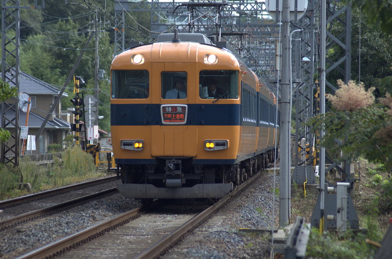 hiroshi "ひろくん" pictures of trains album2016年12月★近畿日本鉄道＜吉野線＞壺阪山駅～市尾駅間にて・・”6200系/6215編成 阿部野橋行き　急行”★近畿日本鉄道＜大阪線＞・・・大阪教育大前駅～関屋駅間にて”50000系列  伊勢志摩行き　観光特急”しまかぜ””★京阪電鉄＜本線＞・・・古川橋駅～大和田駅間＜大和田駅＞にて”6000系(6005編成) 出町柳行き　急行”★近畿日本鉄道＜吉野線＞壺阪山駅～市尾駅間にて・・”16600系 阿部野橋行き　特急”★近畿日本鉄道＜大阪線＞・・・大阪教育大前駅～関屋駅間にて”12600系列  大阪上本町行き　特急”                ひろくん
