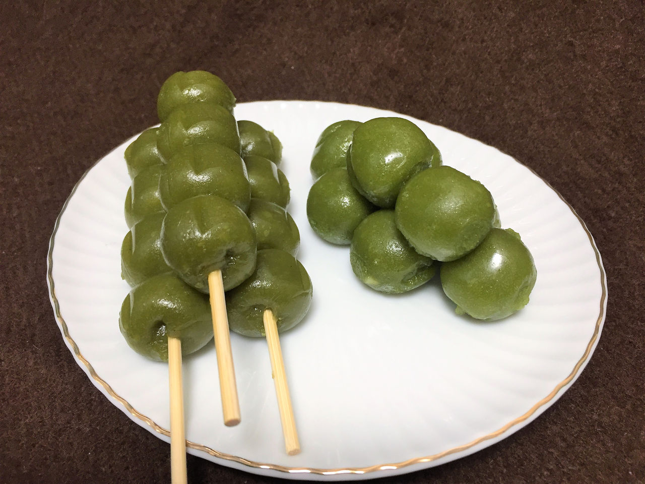 抹茶 京都の茶団子２種を食べ比べ おたけの広島もふもふ