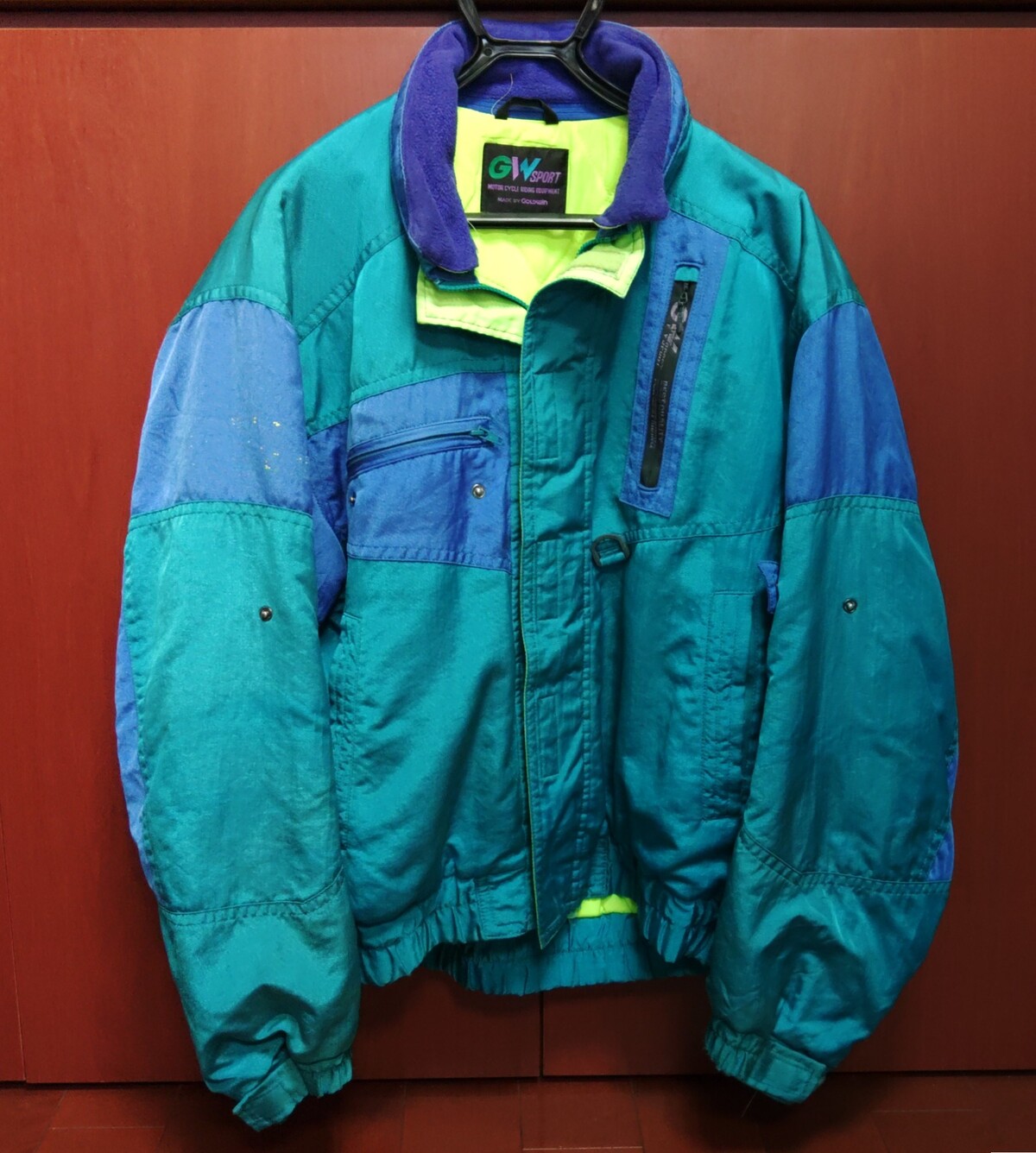 KIMG0060_02_BURST1010060