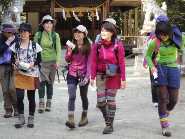 アウトドア リアルクローズ 写真を制するなら色だ 広島登山研究所のブログ