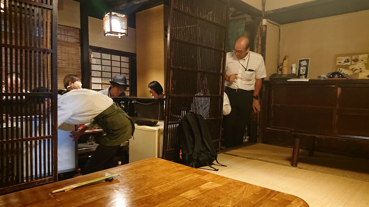 No 1628 根津 根津の甚八 居酒屋 でまたまた一杯 19年9月12日入店 番外編 山から下りたらこんな店 副隊長の自己満足