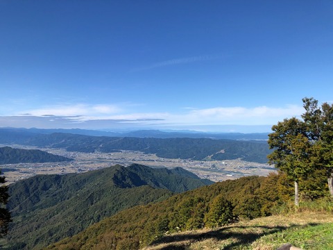 081 ロープウェイ山頂駅からの眺め。