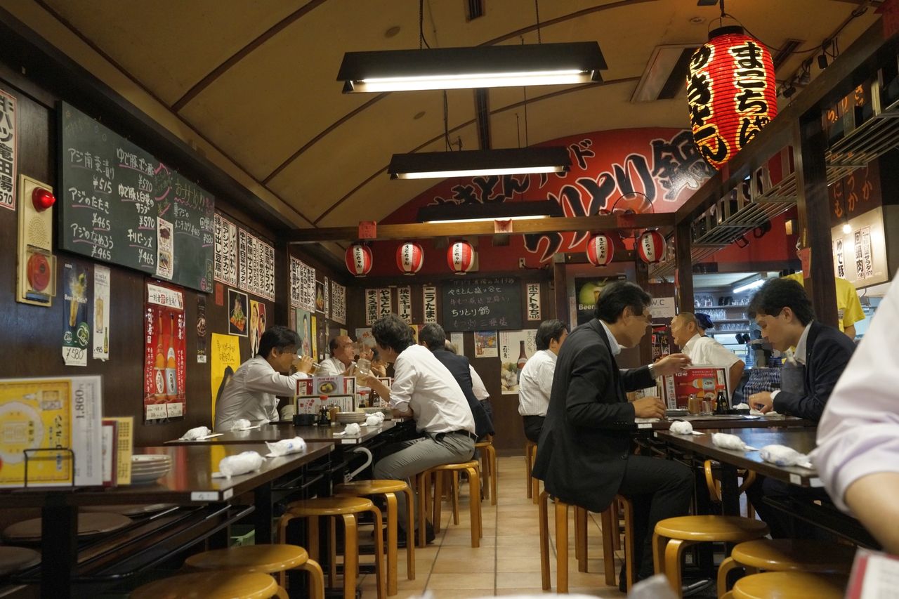 No 3 新橋 やきとんmakochan まこちゃん ガード下酒場で一杯 15年7月1日入店 番外編 山から下りたらこんな店 副隊長の自己満足 No 3 新橋 やきとんmakochan まこちゃん ガード下酒場で一杯 15年7月1日入店 番外編 山から下りたらこんな店 副隊長の自己満足