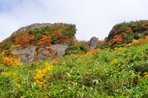 124 白河岳と釈迦岳。