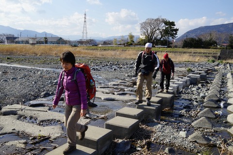 61 川音川を渡って健楽の湯へ。