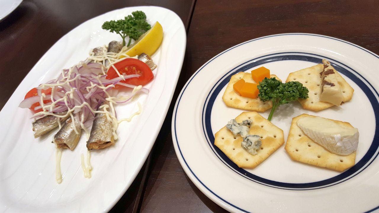 No 945 京橋 モルチェ 洋食 でまたまた一杯 17年5月23日入店 番外編 山から下りたらこんな店 副隊長の自己満足