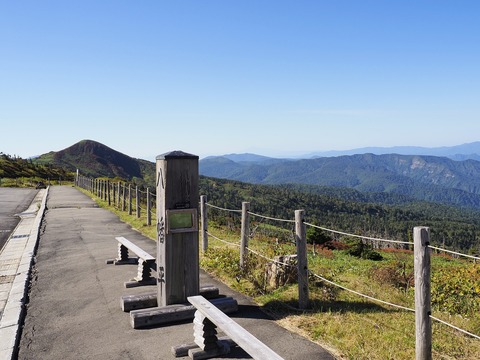 156 手前左の山は畚(もっこ)岳。