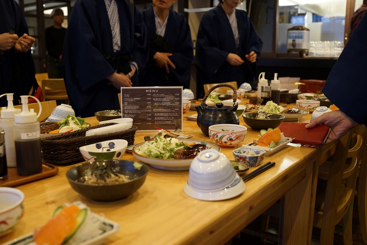 No 1507 北アルプス 徳沢ロッジで一杯 19年4月28日投宿 山から下りたらこんな店 副隊長の自己満足 No 1507 北アルプス 徳沢ロッジで一杯 19年4月28日投宿 山から下りたらこんな店 副隊長の自己満足