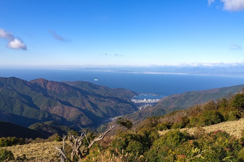 005 眼下に懐かしの戸田港。