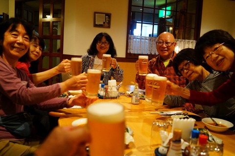 073 生ビールで乾杯。