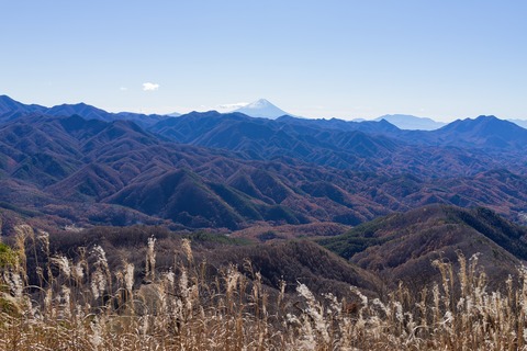 007 山波の先におっきな富士山。