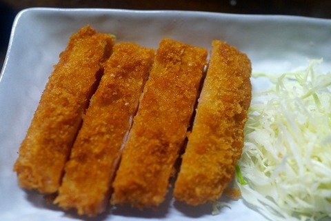 54 酒呑みオヤジの定番、ハムカツ。