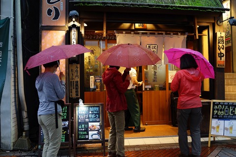076 今宵のディナーはここ。