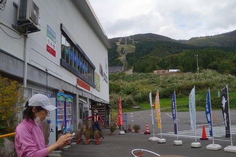168 無事、ロープウェイ山麓駅に戻った。