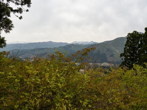 031 左端は浅草岳が見える。