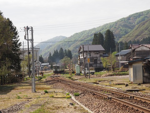 005 大白川駅へ向かう列車。