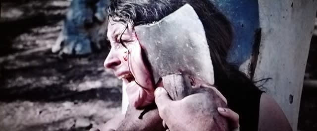切り株画像 映画 フューリーズ 復讐の女神 より 斧は薪割りだけの道具じゃねえのよ 正しい使い方教えてやろうか 韓国シネドラblog