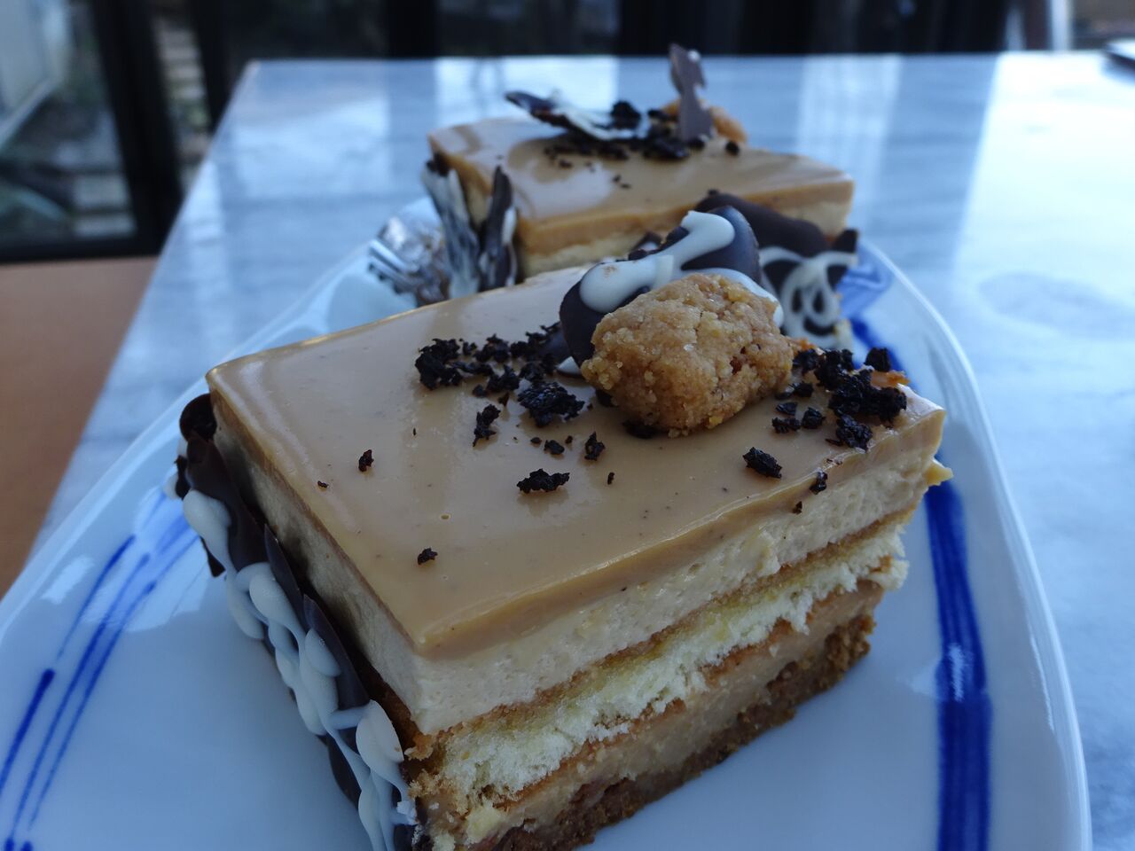 チョコレートと生クリームの五層紅茶ロワイヤル Hisabell Garden Tea Room チョコレートと生クリームの五層紅茶ロワイヤル Hisabell Garden Tea Room