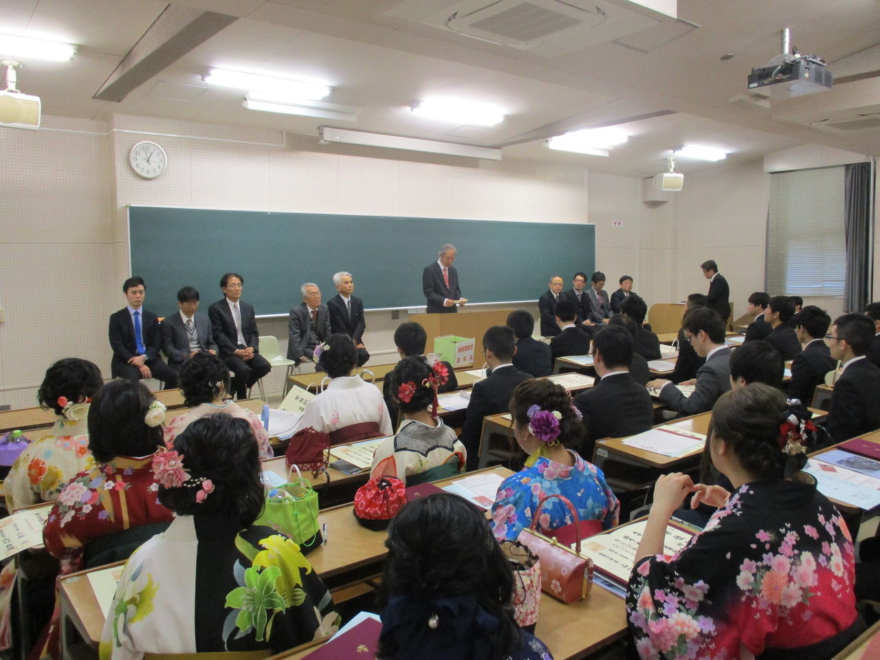 平成29年度 卒業式 謝恩会 福岡大学人文学部歴史学科行事ブログ 平成29年度 卒業式 謝恩会 福岡大学人文学部歴史学科行事ブログ