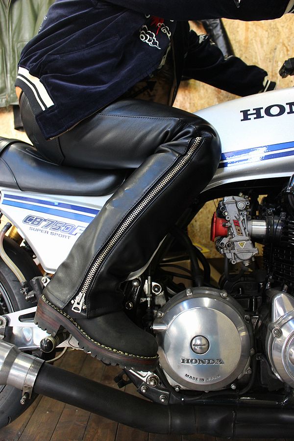 バイク用レザーパンツ・革パンツ｜KUSHITANI JAPAN FNine 本革フル