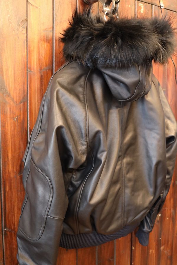 米軍の寒冷地用フライトジャケット「N-2B」をベースにKADOYAが