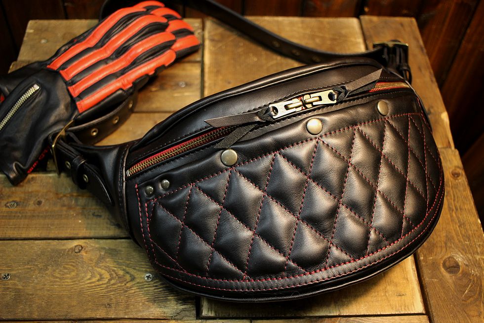 専用 KADOYA/HISTORY別注/レザー/ボディバッグ 専用 KADOYA/HISTORY別注/レザー/ボディバッグ KADOYA/HISTORY