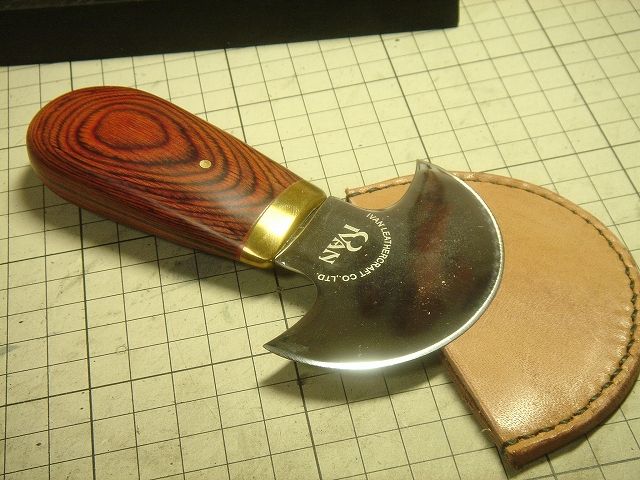 ラウンドナイフ 手縫いの革モノ Hi S Works