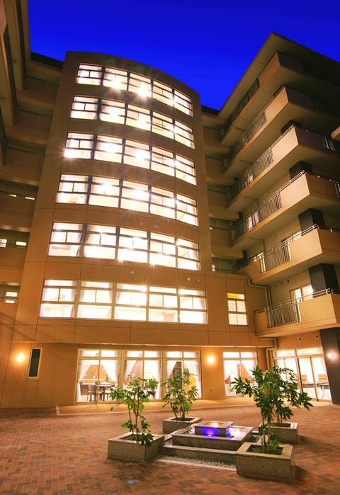 06 中庭 夜景