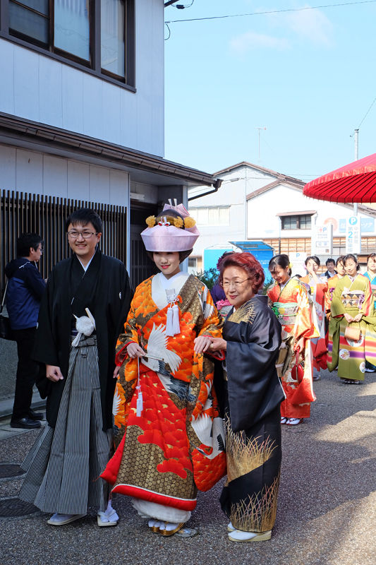 昭和の花嫁行列 その1 着付け 人と着 ひととき 昭和の花嫁行列 その1 着付け 人と着 ひととき