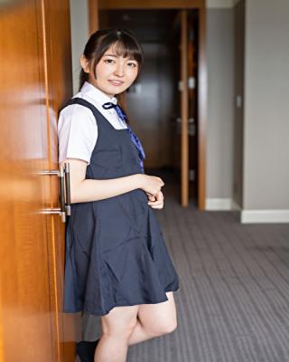 S-Cute すずか（21） 背徳感溢れる制服中出し性交 - ニーハイ人妻