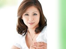 43歳美熟女・松嶋友里恵の初撮りデビュー作品です