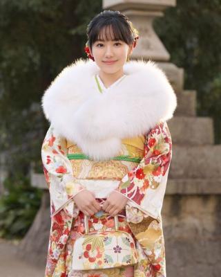 芦田愛菜が二十歳の誓い「これからは誰かを支えられる存在に」 成人の日に晴れ着姿披露