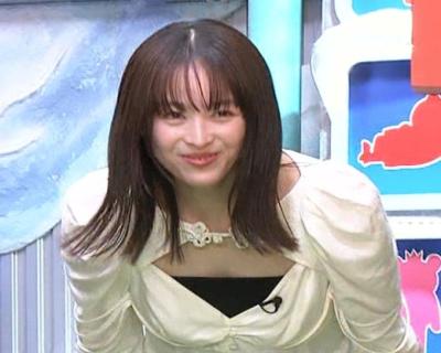 清野菜名　お辞儀・前かがみ