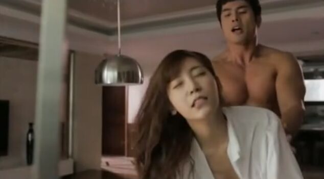 ク・ジソン（韓国女優濡れ場）映画『あやつり人形 A Puppet』で巨乳丸出しヌード濡れ場セックスシーンを披露。（※動画あり）
