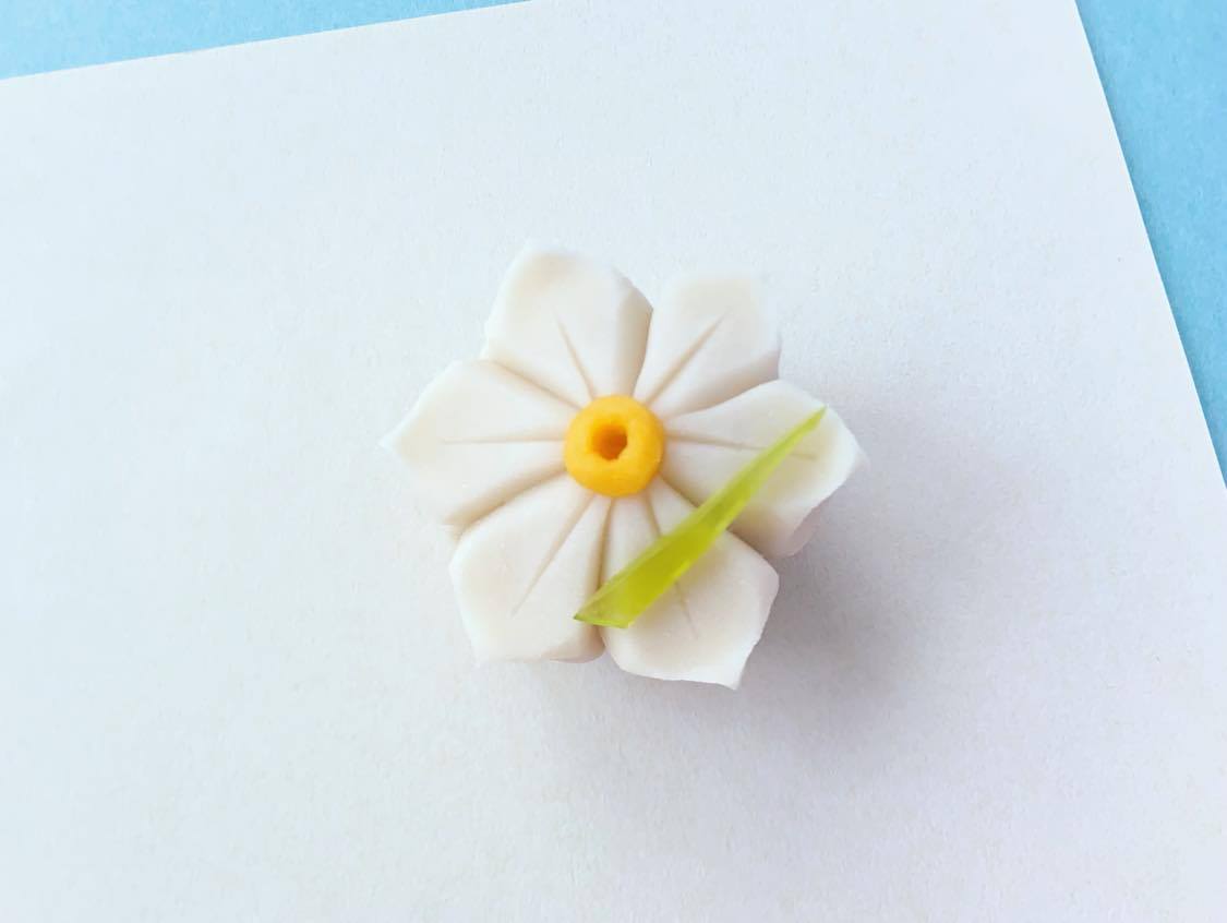 ひとひの和菓子 大寒のお菓子 雪中花 2 2まで 日本茶カフェ一日 ひとひ ひとひの和菓子 大寒のお菓子 雪中花 2 2まで 日本茶カフェ一日 ひとひ