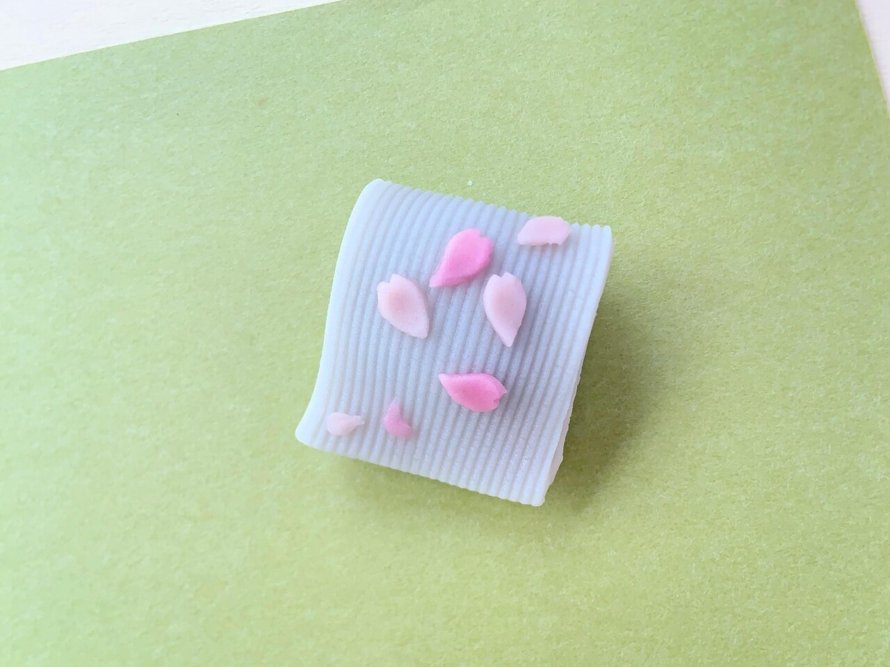 ひとひの和菓子 清明のお菓子 花筏 はないかだ 日本茶カフェ一日 ひとひ